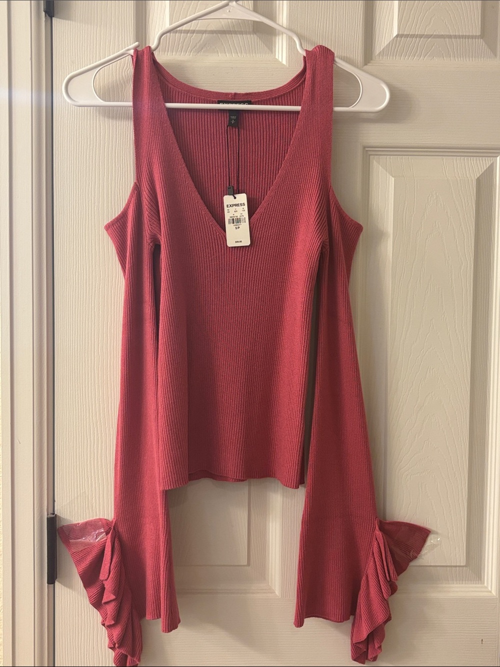 Express Ribbed Cold-Shoulder Tank Top in Rose